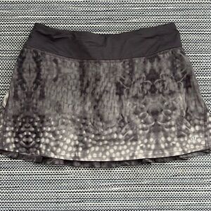 Lululemon mid rise pace rival skirt
